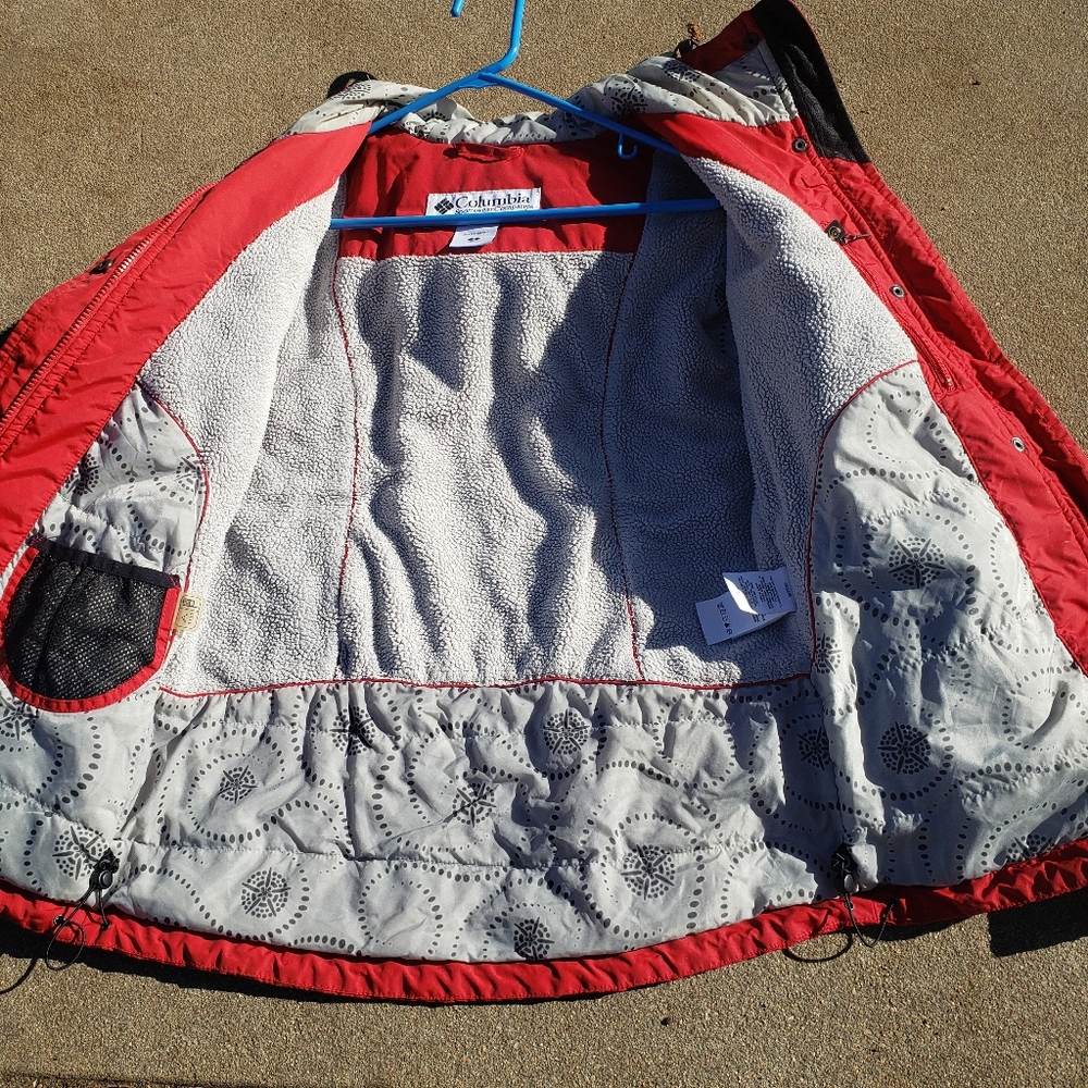 Women’s Red and White Columbia jacket SMALL - Picture 3 of 16
